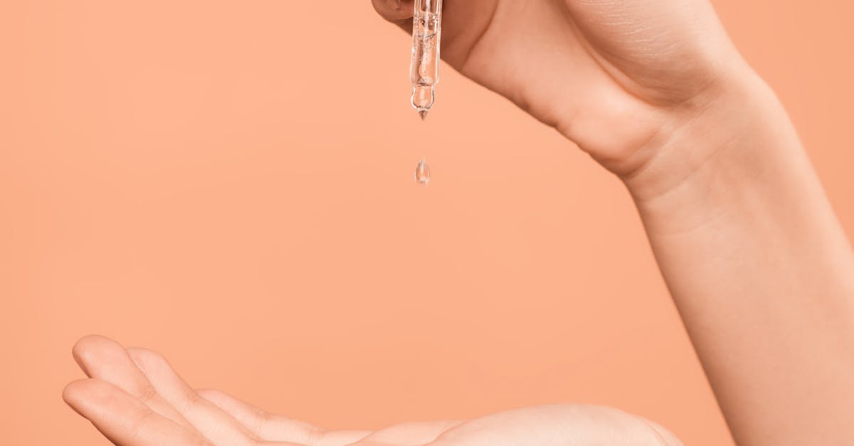 Arganöljy - Marokon Kultainen Aarre: Arganöljyn Tuotannon Haasteet ja Tulevaisuus