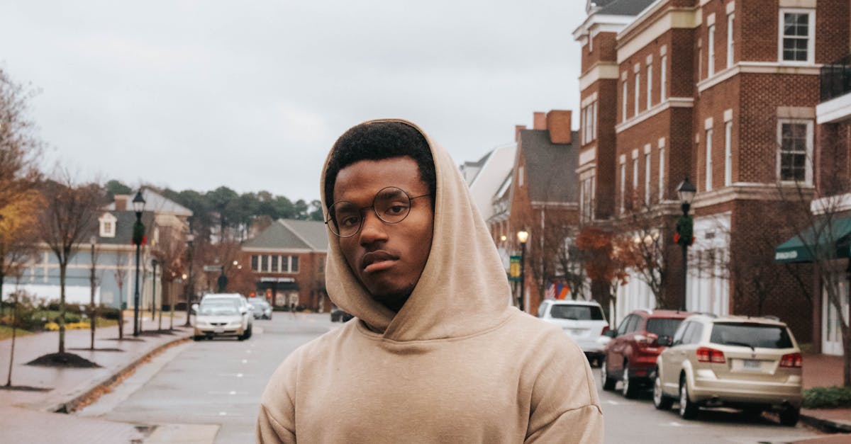 Tietokeskukset - Tietokeskukset Kamppailevat Imagonmuokkauksella: Miten Vastustus ja Faktat Kohtaavat