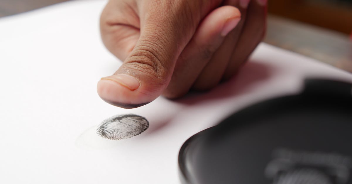 Kyberturvallisuus - Kuinka Suojautua Uuden Ajan Kyberuhkilta: Vahva Tunnistautuminen Ristitulessa